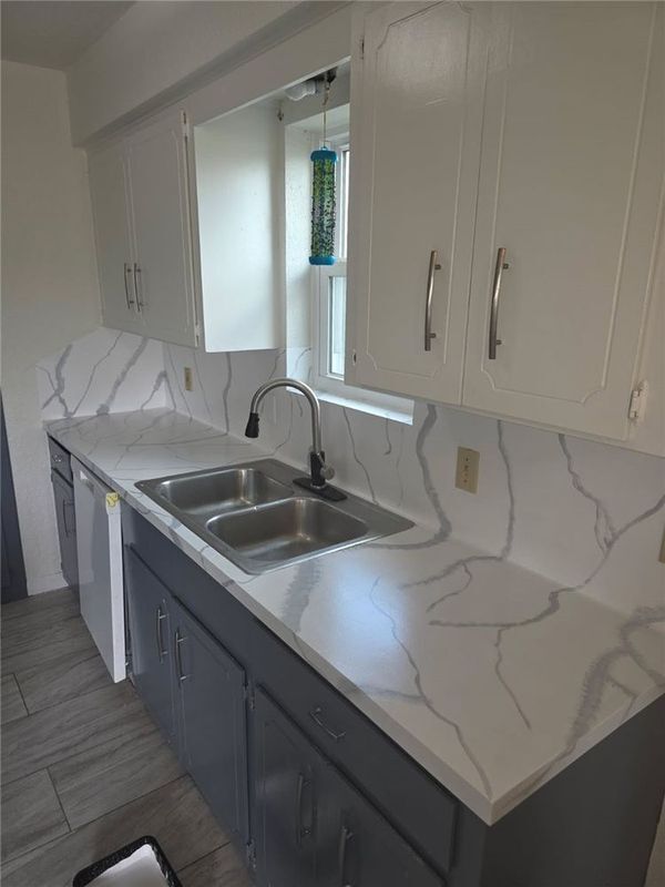 Foto del edificio - 6617 Meadowbreeze Pkwy