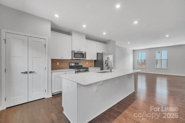 Foto del edificio - 1637 Bark Branch Ln