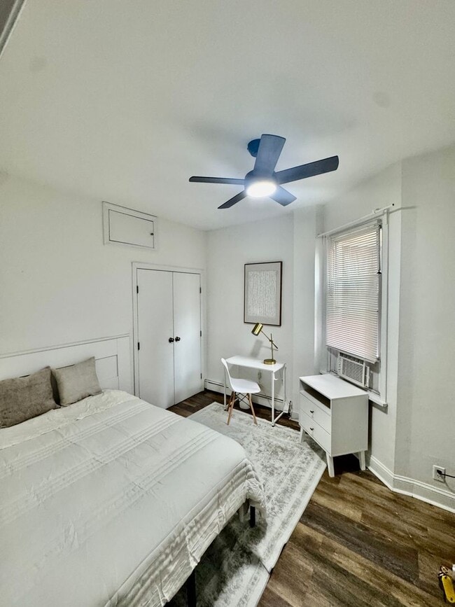 Foto del edificio - 2428 Cambreleng Ave