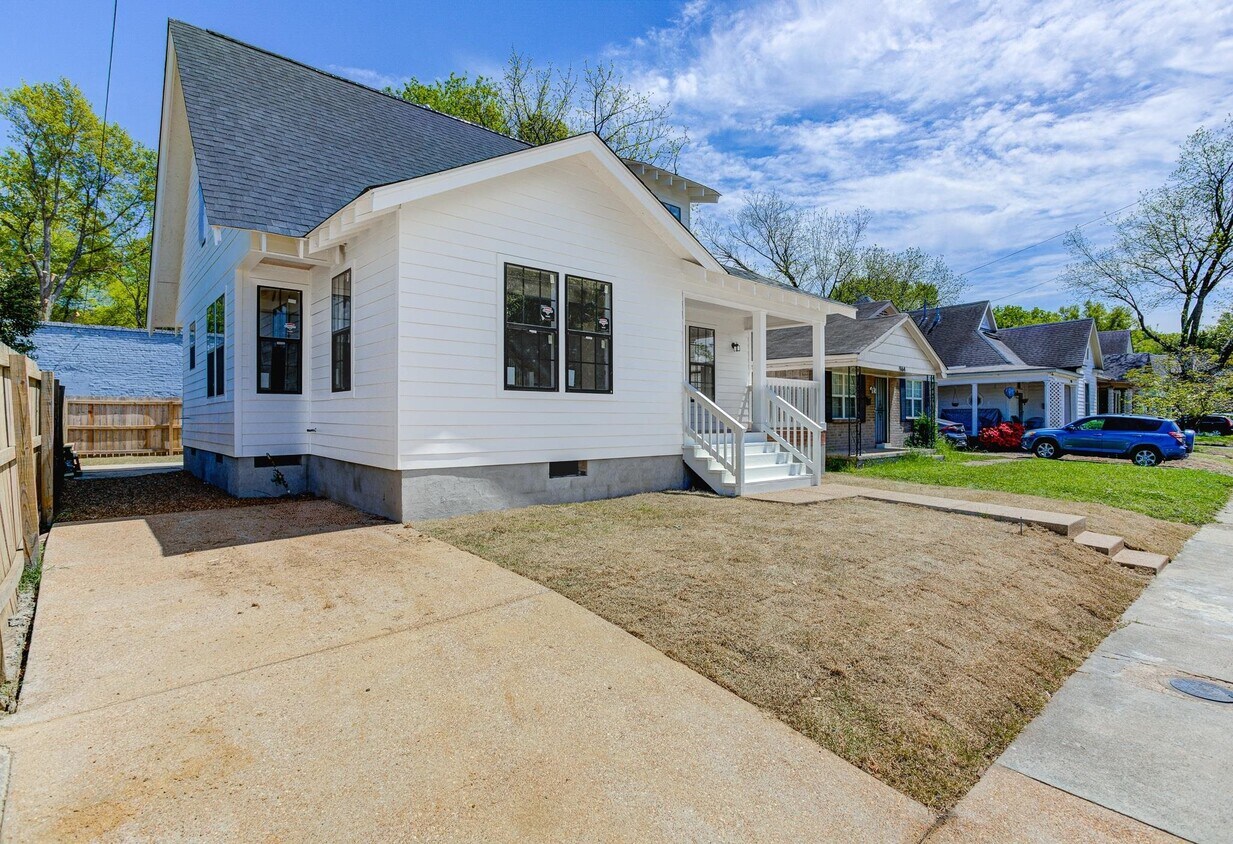 Primary Photo - 960 Blythe St