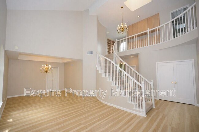 Building Photo - 1735 Butterfly Ct