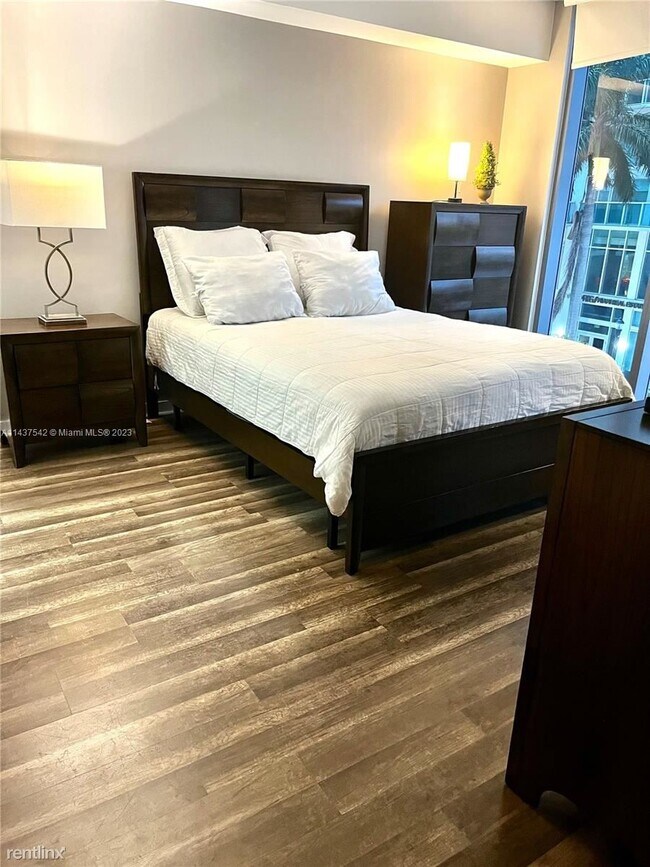 Foto del edificio - 2 br, 2 bath Condo - 31 SE 6th St