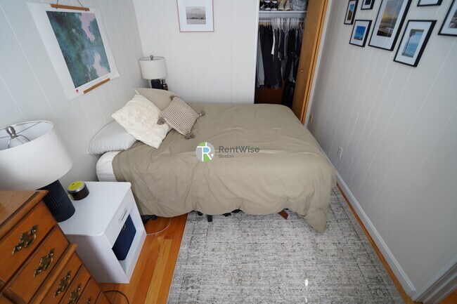 Foto del edificio - 1055 Beacon St