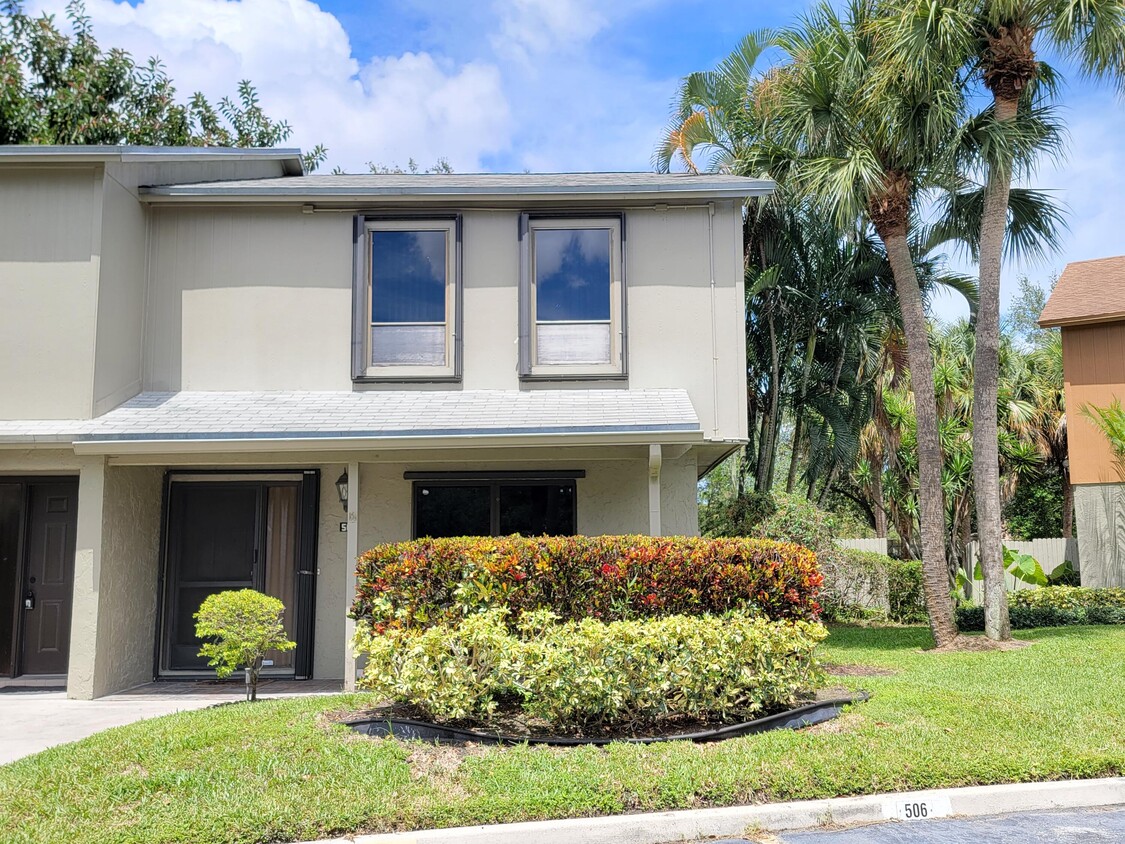 Apartments Near Palm Beach Gardens