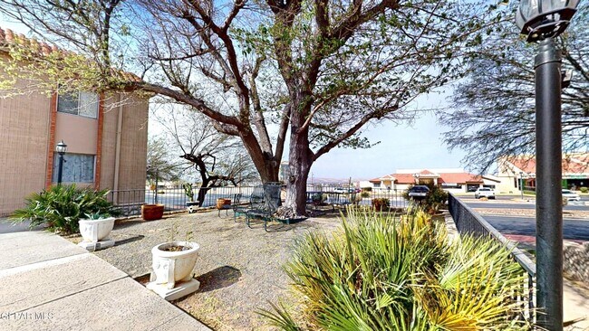 Foto del edificio - 252 Shadow Mountain Dr