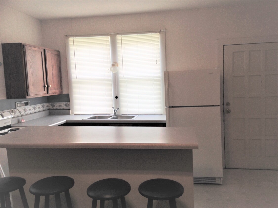 Kitchen 1 - 805 S 5th St