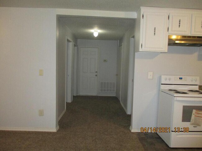 Building Photo - 15 W Paris Ave