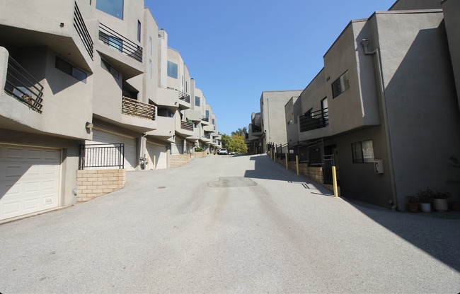 Building Photo - 1842 N Alvarado St