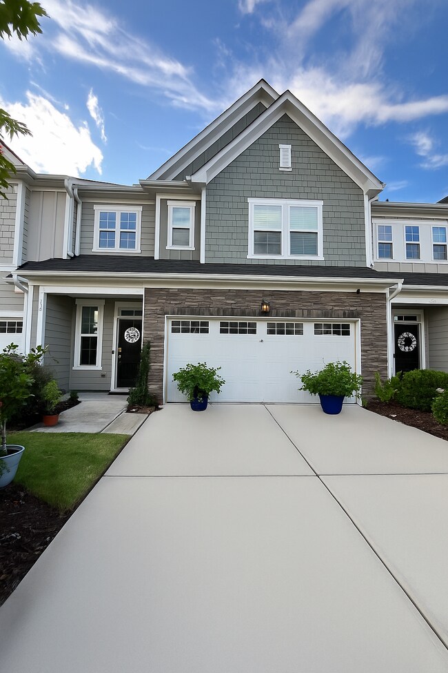 Foto del edificio - Room in Townhome on Craigmeade Dr