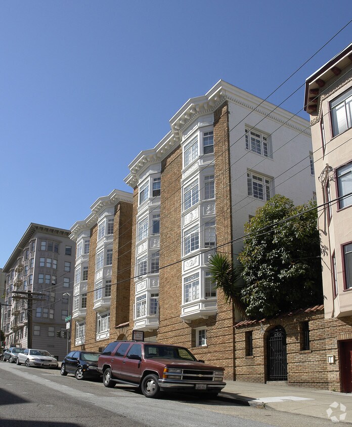Building Photo - 1890 Washington St