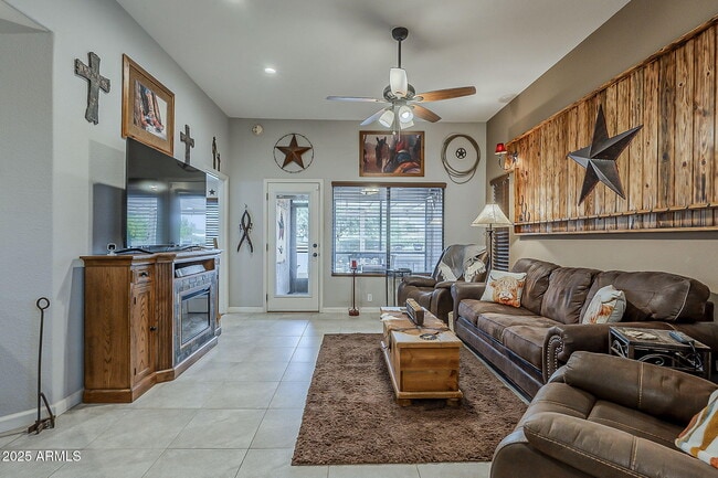 Building Photo - 15205 N Ivory Dr