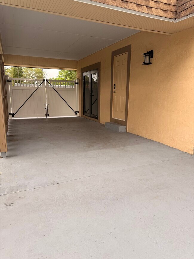 Foto del edificio - 7907 NW 73rd Ter