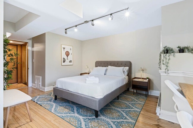 Photo du bâtiment - 1725 Av. Cedar