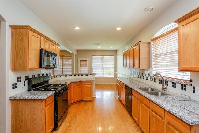Foto del edificio - 1827 Foster Leaf Ln