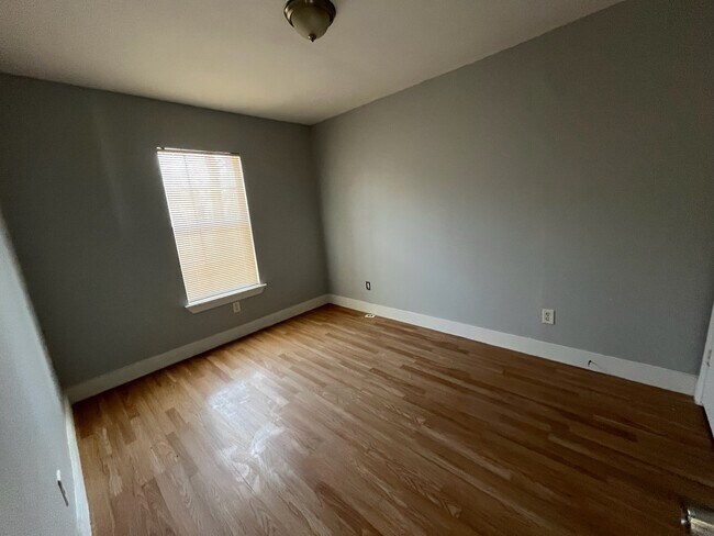 Foto del edificio - 3117 Rosalie St