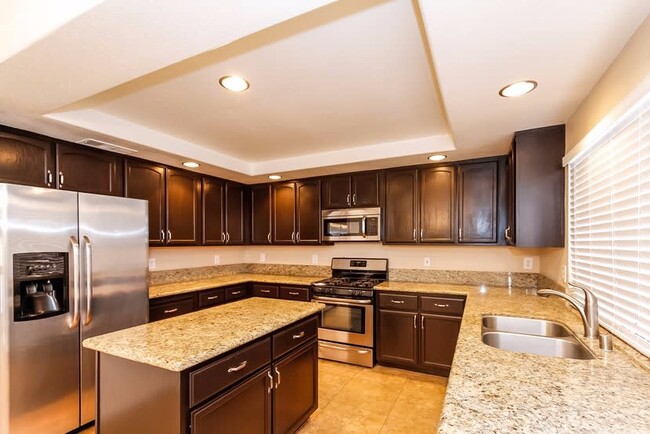 Foto del edificio - 3740 Crescent Canyon St