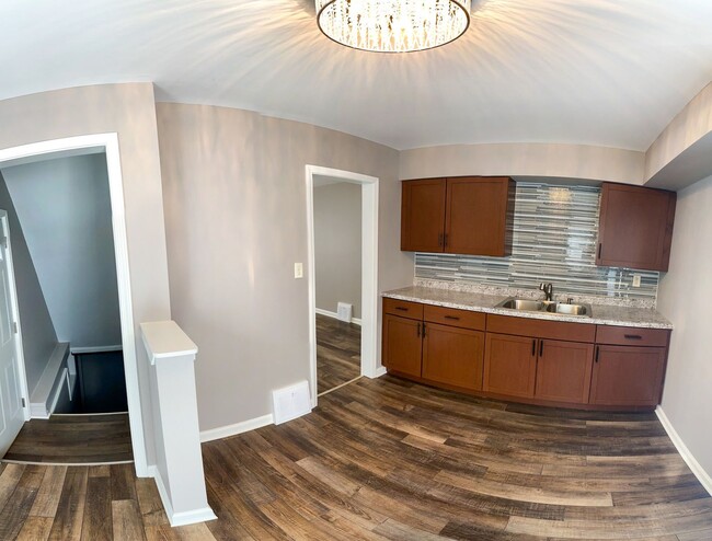 Building Photo - 2 Bedroom Single Family