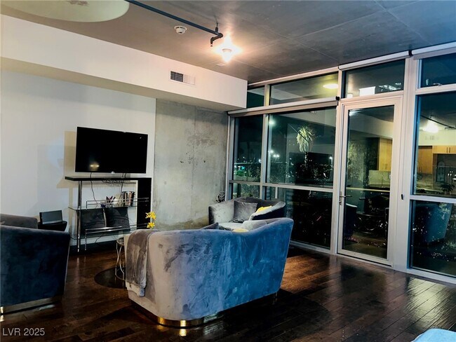 Foto del edificio - 353 E Bonneville Ave