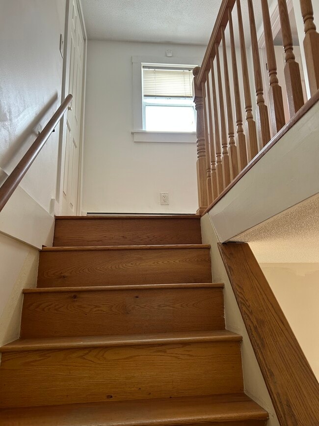 Building Photo - 392 Back Ashuelot Rd