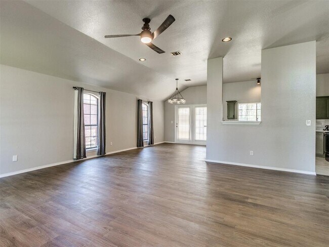Foto del edificio - 13300 S Robinson Ave