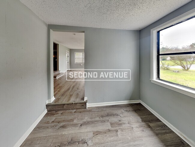 Foto del edificio - 7333 Roslyn RD