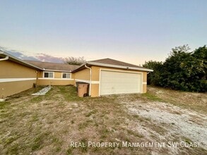 Building Photo - 127 John Ave S