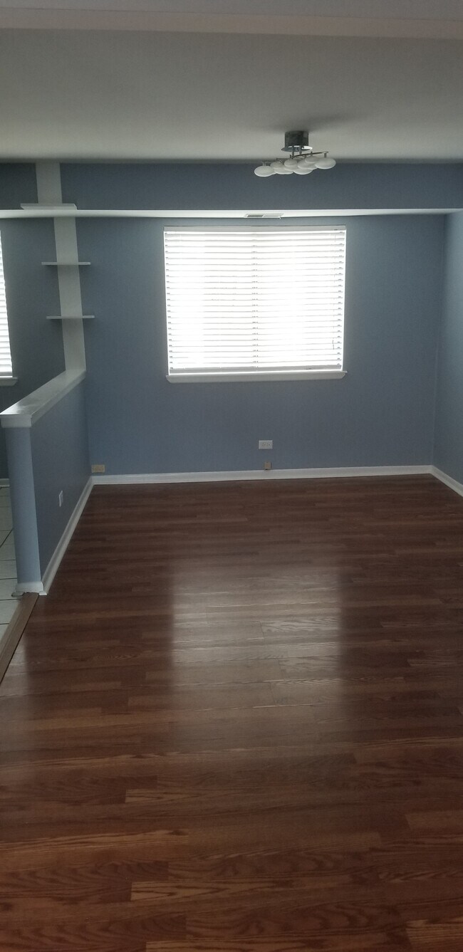 Dining Room - 6820 W Raven St