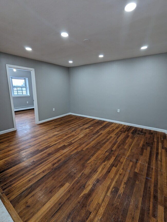 80 Grafton Ave B16 - 81 Grafton Ave
