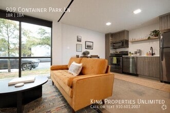 Building Photo - 909 Container Park Ln