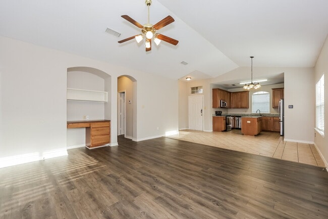 Foto del edificio - 1824 Alanbrooke Dr