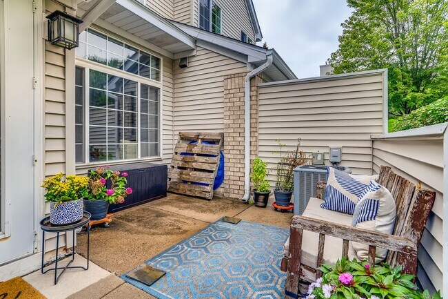 Foto del edificio - 2BR Woodbury Townhome with flexible lease term!