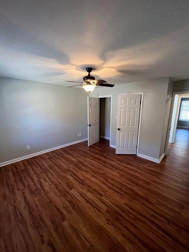 Building Photo - 151 Cove Landing Dr