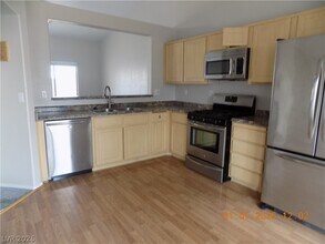 Building Photo - 513 Faultless St