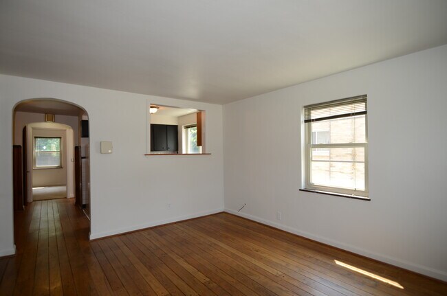 Foto del edificio - 2541 Williams Ave