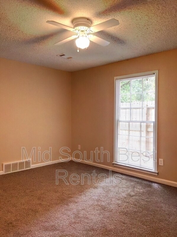 Foto del edificio - 6389 Hunters Pl Dr