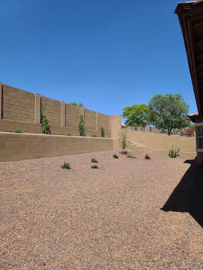 Foto del edificio - Spacious 4 Bed, 3.5 Bath Anthem Home with Modern Amenities and Prime Location