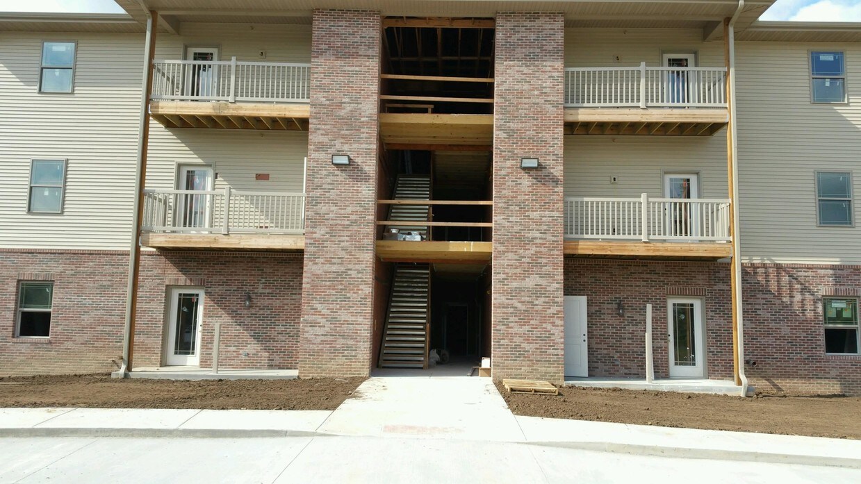 Entrada principal - 2215 Centennial Dr