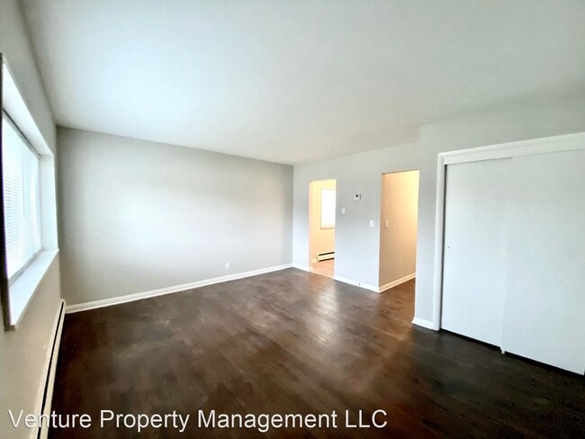 Building Photo - 3140 S Kinnickinnic Ave