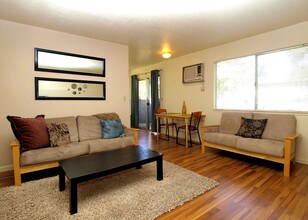Student Apartment Living Room craig student living rentals - chico, ca | apartments Student Apartment Living Room craig student living rentals - chico, ca | apartments