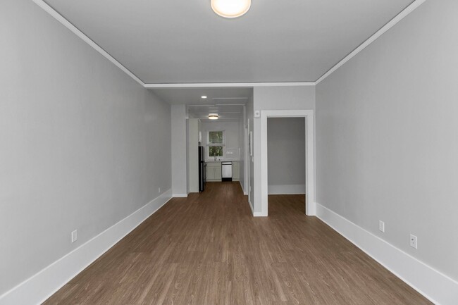 Interior Photo - 655 Stockton