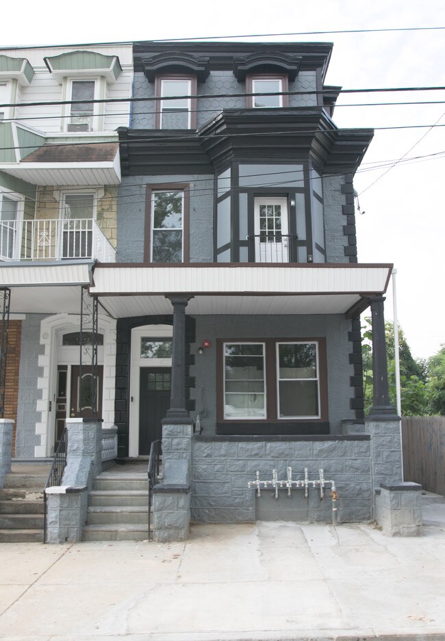 Foto del edificio - 3910 W Girard Ave