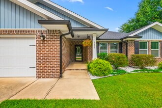 Building Photo - 5891 Anderson Ln