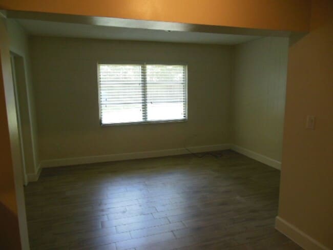 Foto del edificio - 404 Oakhurst St