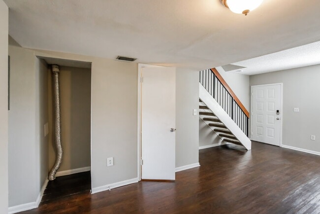 Building Photo - 541 NW 82nd Ct