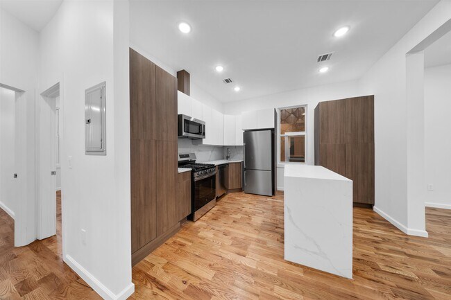 Foto del edificio - 1111 53rd St