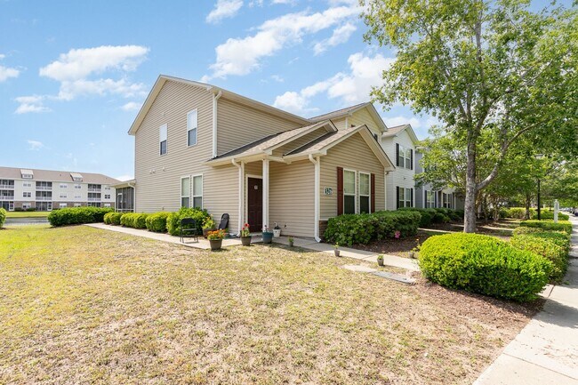 Foto del edificio - BEAUTIFUL - Lakefront Living – 3BR/3BA Tow...