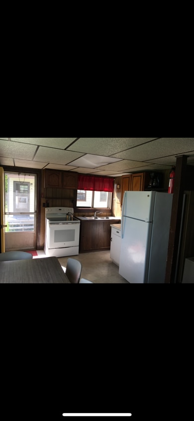 Foto principal - 6640 W Lake Dr