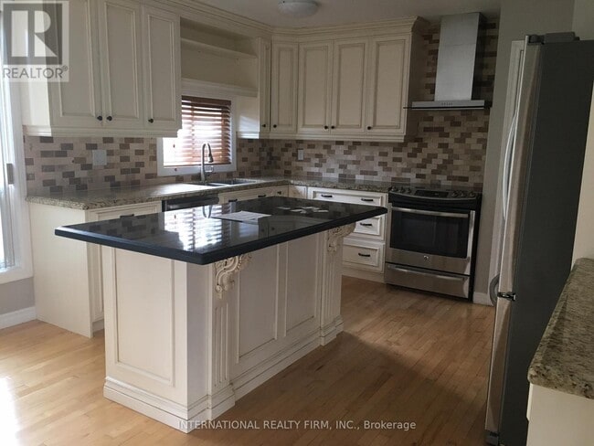 Building Photo - 174 Beech St