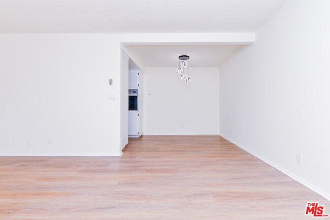 Foto del edificio - 1645 Beech Ave