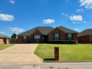 Building Photo - 612 Windbrook Ct